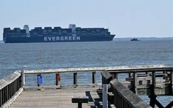 Tàu container dài 334 mét mắc cạn ở Mỹ