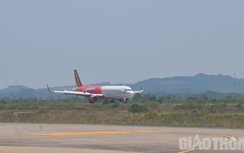 Máy bay hạ cánh xuống sân bay Chu Lai liên tục bị chiếu đèn laser