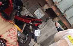 Xe máy đâm vào ô tô biển Lào dừng bên đường, người phụ nữ tử vong tại chỗ