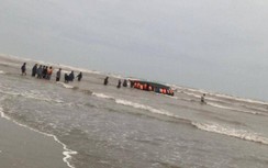 Lật thuyền trên biển Hà Tĩnh, một ngư dân mất tích