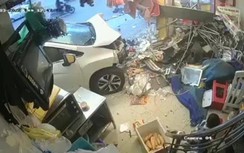 Hiện trường vụ ô tô lao vào tiệm bánh mỳ, nhiều người bị thương ở Đà Nẵng