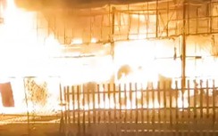 TP.HCM: Cháy lớn tại Lala Beer Club, nhân viên đang ngủ hốt hoảng tháo chạy