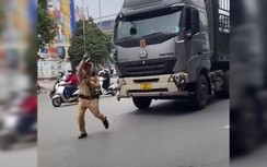 Lái xe container lao thẳng vào CSGT tại Thanh Xuân đã bị xử lý thế nào?