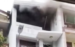 Cứu tài sản trong căn nhà bốc cháy, người đàn ông bị ngạt khói tử vong
