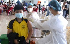 Đà Nẵng tiêm vaccine trẻ 5-12 tuổi: Thăm khám kỹ càng, phụ huynh an tâm