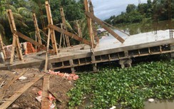 Một hộ dân tự ý xây nhà lấn chiếm lòng sông, gây cản trở giao thông thủy