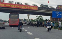 Lập “bến xe lưu động” dềnh dang đón trả khách trên cao tốc Hà Nội-Bắc Giang