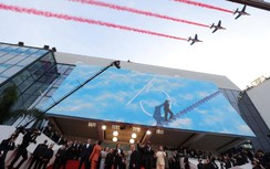 Clip: Dàn máy bay tiêm kích nhào lộn khi Tom Cruise đến LHP Cannes