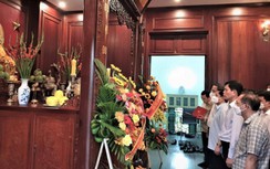Lãnh đạo Bộ GTVT dâng hương kỷ niệm Ngày sinh Chủ tịch Hồ Chí Minh