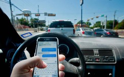 Cảnh sát Đức dùng công nghệ phát hiện lái xe cầm điện thoại