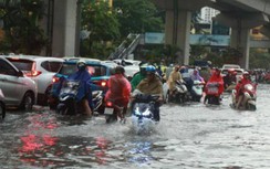 Hà Nội: Lái xe cần tránh những đường nào khi mưa lớn?