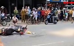Video TNGT 31/5: Người phụ nữ văng khỏi xe máy tử vong sau va chạm xe tải