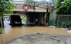 Hầm chui Đại lộ Thăng Long sau trận mưa lớn đêm qua còn ngập sâu?