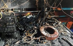 Tàu cá bị cháy nghi do chập điện tại bình ắc quy, thiệt hại hàng trăm triệu