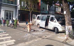 Gia Lai: Xe khách chạy sai luồng tuyến gặp tai nạn, 4 người bị thương