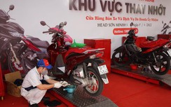 HEAD Sơn Minh thay nhớt miễn phí cho hơn 600 xe máy ở quận 5, TP.HCM