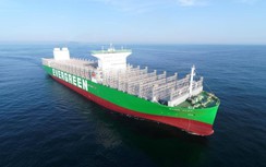 Choáng ngợp với quy mô tàu container lớn nhất thế giới của Trung Quốc