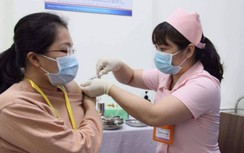 Yêu cầu dân không tiêm vaccine Covid-19 ký cam kết: Bộ Y tế nói gì?