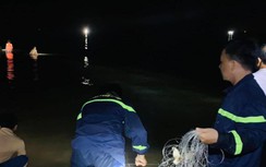 Tìm thấy thi thể 2 học sinh đuối nước khi đi tắm biển Quảng Trị