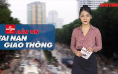 Video TNGT 9/7: Tông vào đuôi xe ben, người phụ nữ đi xe máy trọng thương