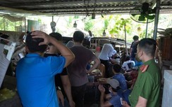 Cảnh sát vây bắt hàng chục đối tượng đánh bạc tại sới gà trong ngõ ở Huế