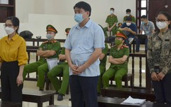 Ông Nguyễn Đức Chung nộp 85 bằng khen, giấy khen và đơn kháng cáo 58 trang