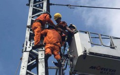 Công nhân bị điện giật, mắc kẹt trên trụ điện ở Đà Nẵng