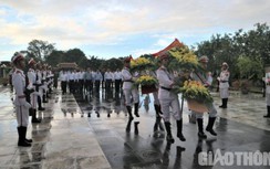 Đoàn công tác Bộ GTVT tri ân các Anh hùng liệt sĩ ở Nghĩa trang Hàm Rồng