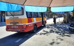 Quảng Ninh: Buýt nhái công khai “cướp khách” xe buýt thật