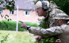 Cận cảnh Thủ tướng Anh tham gia cuộc huấn luyện binh sĩ Ukraine