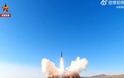 Trung Quốc công bố video phóng tên lửa nghi là loại “sát thủ tàu sân bay”