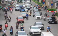 Giao thông lộn xộn ngày đầu tách làn ô tô, xe máy trên đường Nguyễn Trãi