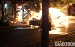 Hai ô tô bị cháy trong đêm khuya ở Lào Cai chưa rõ nguyên nhân