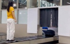 Xác định danh tính nữ hành khách nhảy lên băng chuyền hành lý sân bay