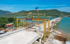 Vượt “bão giá”, thi công cầu vượt hồ lớn nhất tuyến cao tốc Bắc - Nam