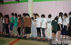 Lào Cai triệt phá ổ mại dâm di động với 20 gái "bán hoa"