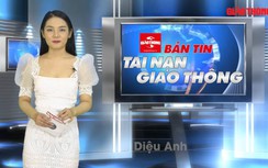 Video TNGT 19/8: Xe tải cuốn 2 xe máy vào gầm, 2 người bị thương