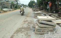 Yên Bái: Dân khổ vì nhà thầu sửa đường quên đảm bảo ATGT