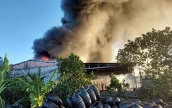 "Bà hỏa" thiêu rụi một cơ sở sản xuất nhựa ở Quảng Ninh lúc rạng sáng