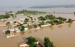 Những bức ảnh lột tả hậu quả khủng khiếp từ mưa lũ kỷ lục tại Pakistan