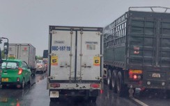 Ùn tắc kéo dài trên cao tốc Hà Nội - Bắc Giang sau va chạm liên hoàn