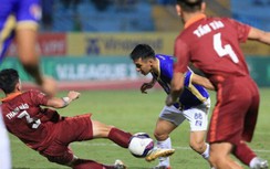 V-League 2022: Hà Nội FC thua đau vì trọng tài và Văn Lâm