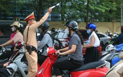 CSGT Hà Nội "căng mình" đảm bảo giao thông, chống ùn tắc ngày khai giảng