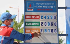 Giá dầu lần đầu tiên trong lịch sử đắt hơn xăng, vì sao?