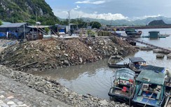 Quảng Ninh: Tàu thuyền loay hoay tìm nơi neo đậu cạnh công trình triệu đô
