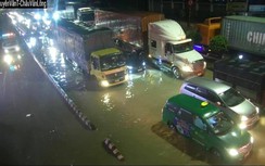 Vì sao mưa lớn, QL51 qua Biên Hòa lại biến thành sông?
