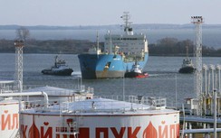 Mỹ đe dọa trừng phạt công ty mua dầu Nga