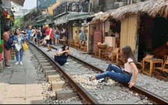 Đường sắt kiến nghị Hà Nội xử lý dứt điểm tụ điểm cà phê đường tàu