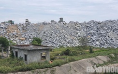 Chủ mỏ đất “giam lỏng” phóng viên: Biến khu du lịch 2.000 tỷ thành bãi thải