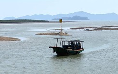 Quảng Ninh: Dự án nạo vét luồng tắc 5 năm, tàu thuyền gặp khó